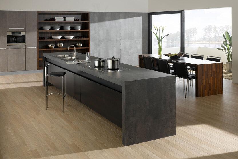 Küchen- und Esszimmerimpression mit verschiedenen Holzstilen ohne Hintergrund Küchen- und Esszimmerimpression mit verschiedenen Holzstilen ohne Hintergrund